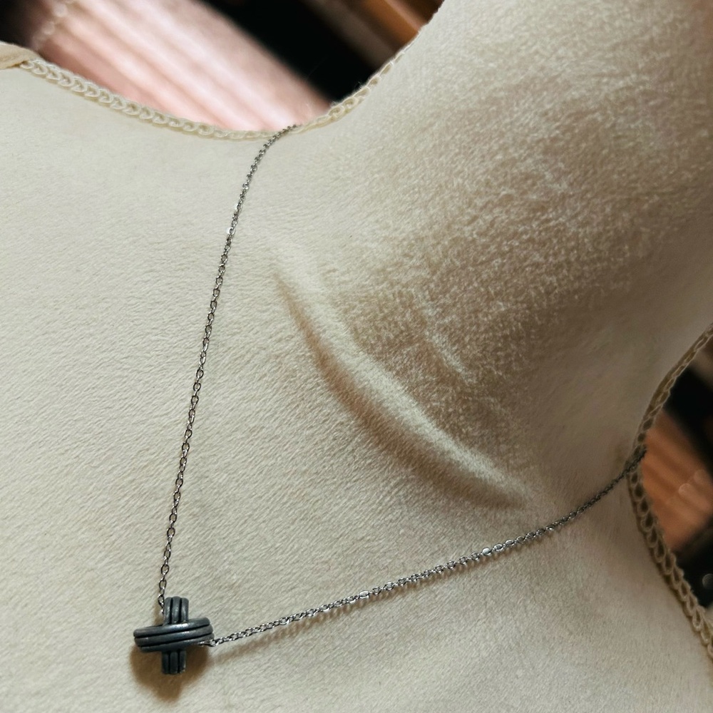 Vintage X “kiss” charm pendant on chain necklace